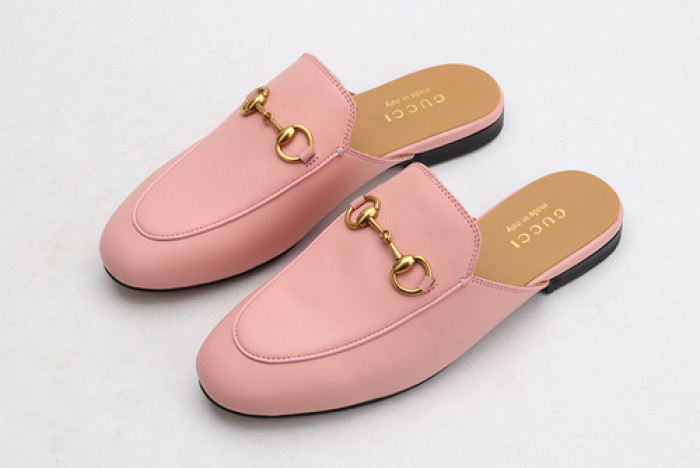 guc loafer