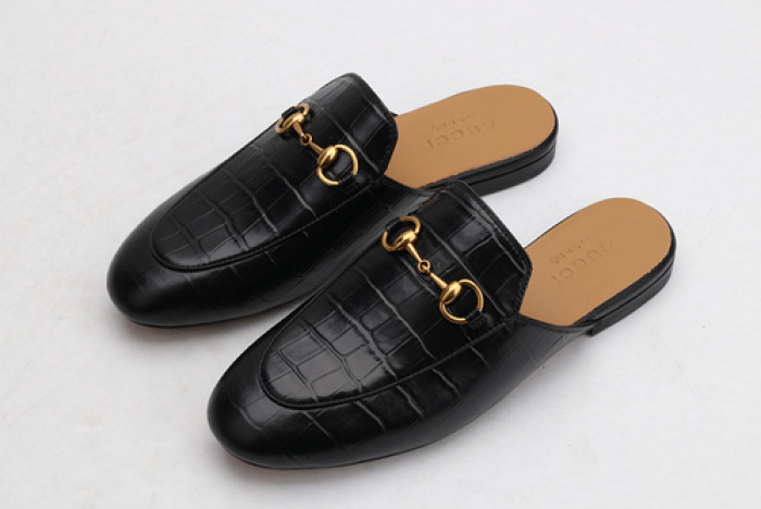 guc loafer