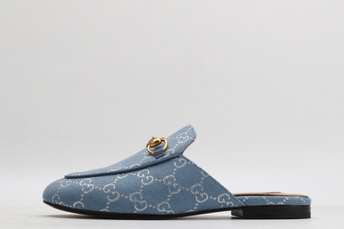 guc loafer