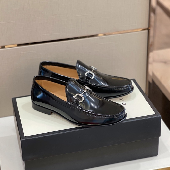 guc loafer