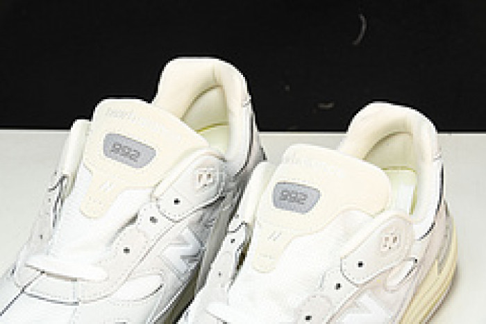 new balance 992 white silver m992md