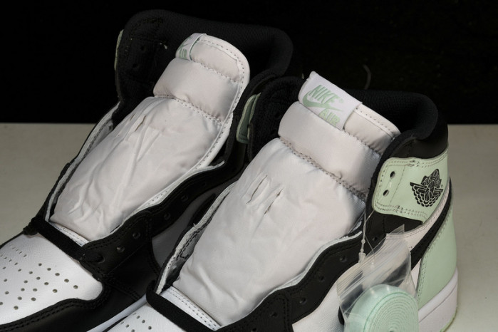 air jordan 1 retro high og nrg "igloo" 861428-100