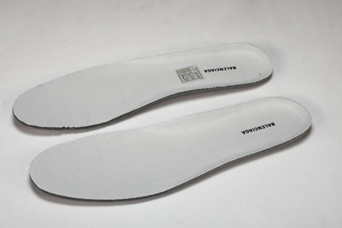 bl triple s trainers sneakers bts-18