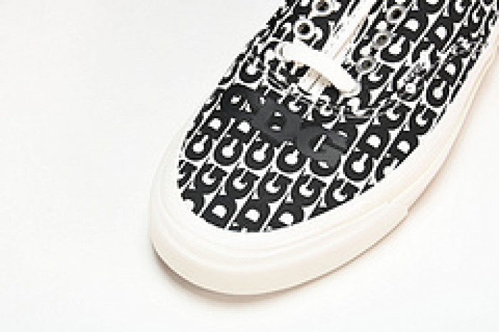 comme des garcons x authentic 