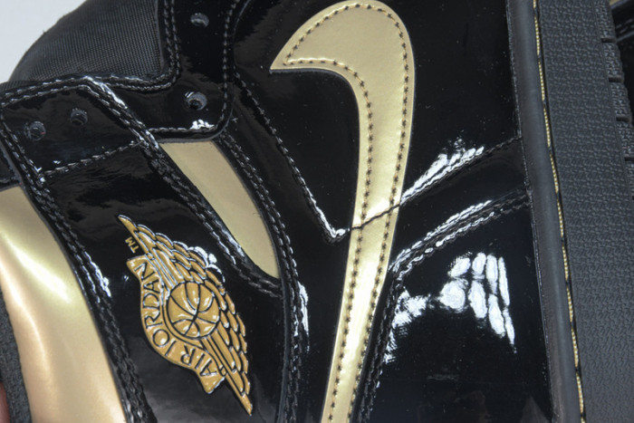 jordan 1 retro high black metallic gold (2020) 555088-032