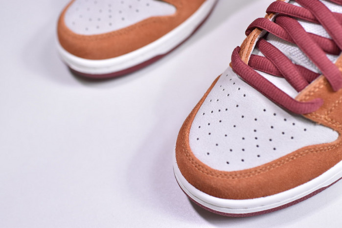 nike sb dunk low pro dark russet cedar bq6817-202