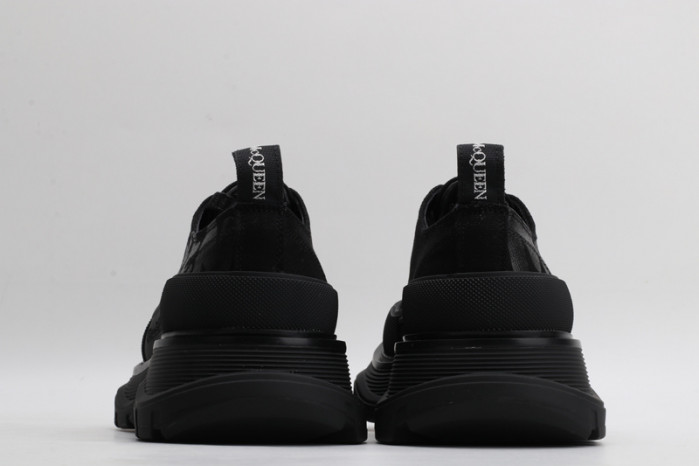 alex mcqu sneakers 112623