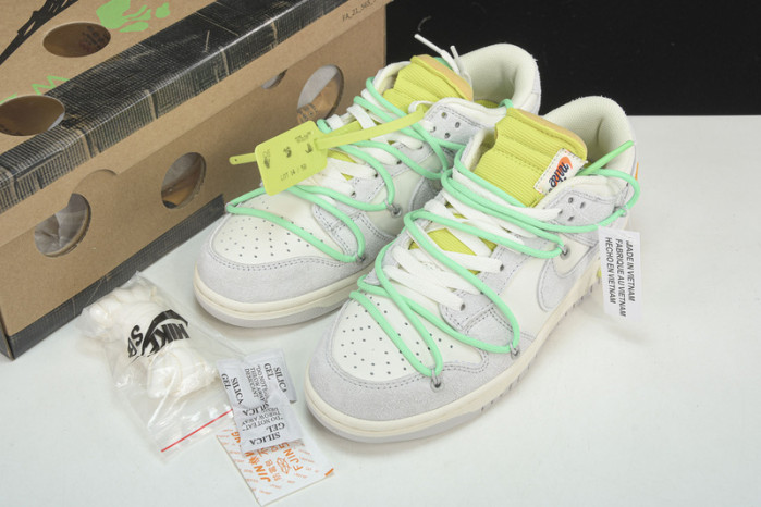 nike dunk low of lot 14 of 50 dj0950-106