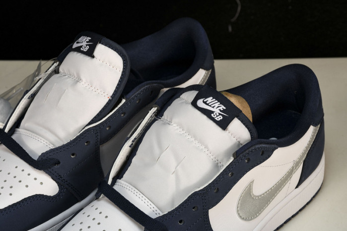 jordan 1 low sb midnight navy cj7891 400