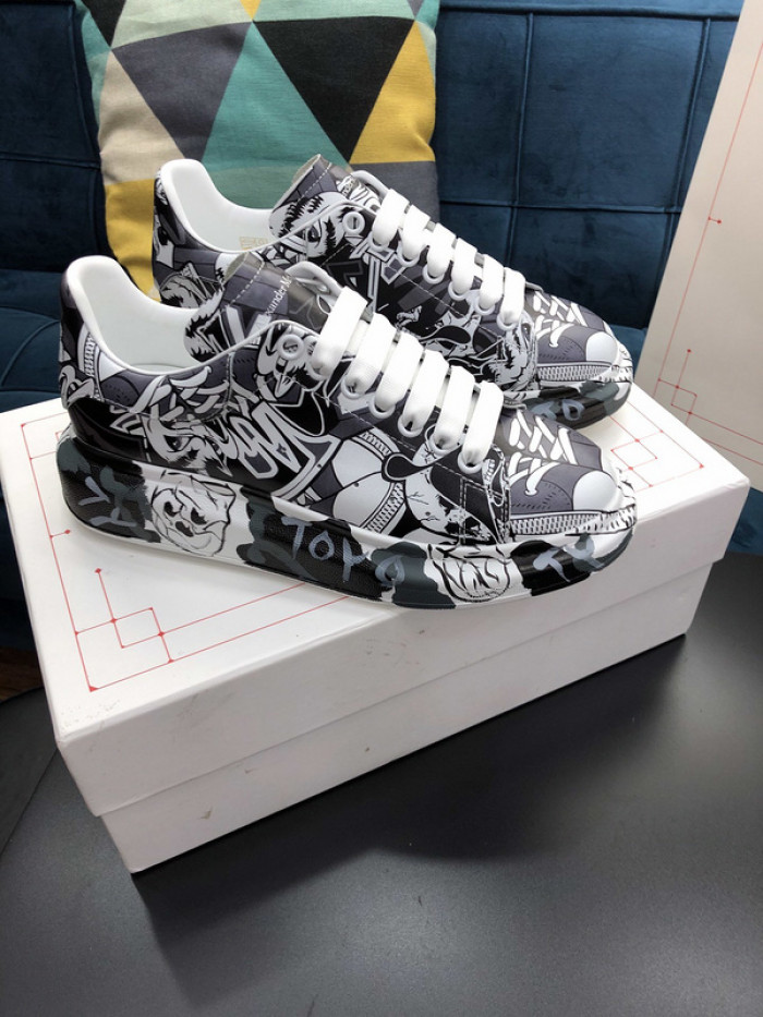 alex mcqu sneakers