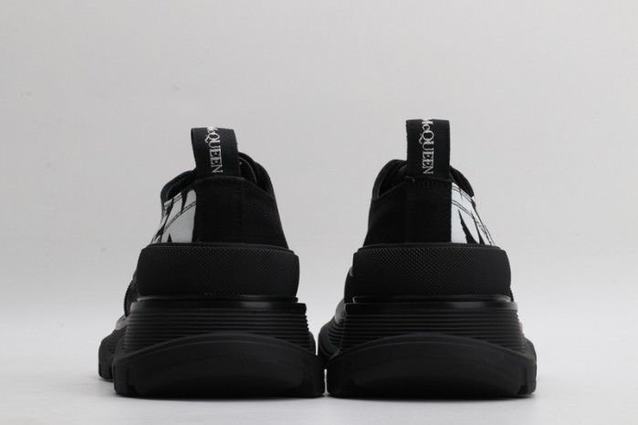 alex mcqu sneakers 112624