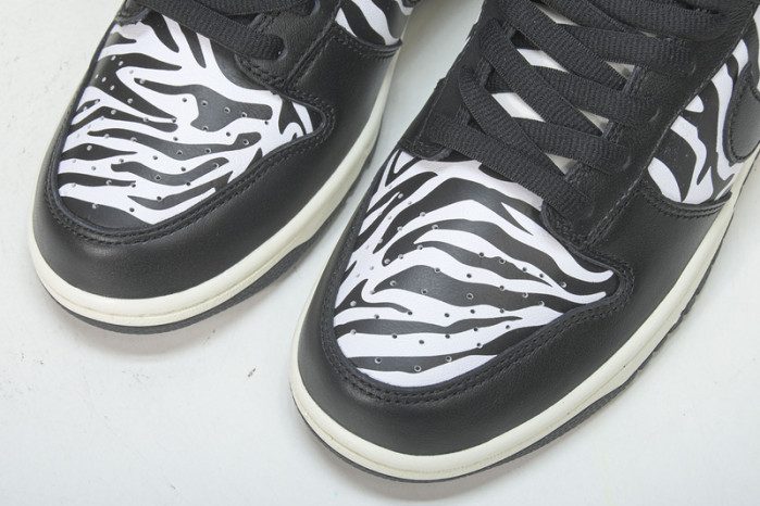 quartersnacks x nike sb dunk low dm3510-001