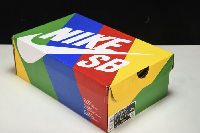 skate like a girl x nike sb dunk low dx4589-600