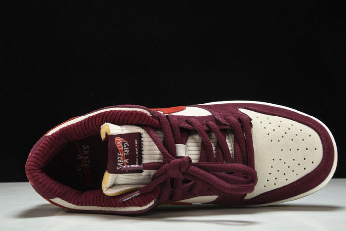 skate like a girl x nike sb dunk low dx4589-600