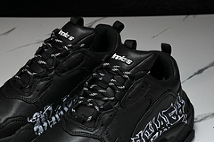 bl triple s trainers sneakers bts-19