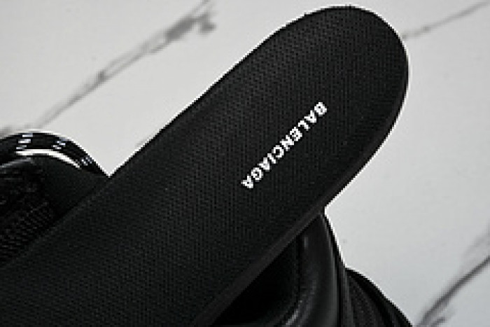 bl triple s trainers sneakers bts-19