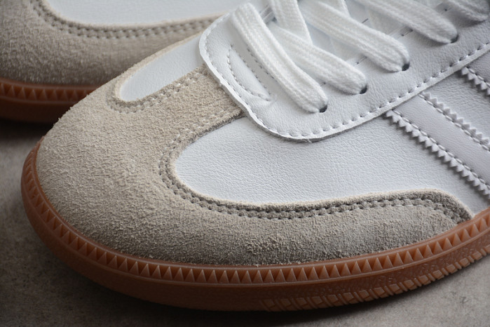 ad low-top sneaker 2303132