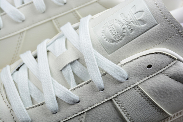 ad low-top sneaker 2303139