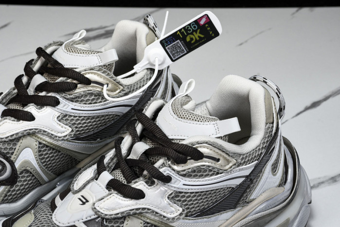 bl track trainers sneakers 779066-w3rbxp-2000