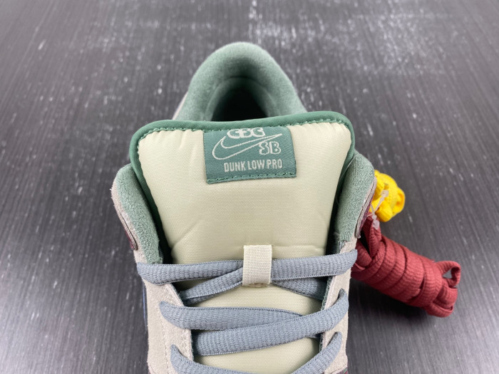 nike sb dunk low crenshaw skate club fn4193-100