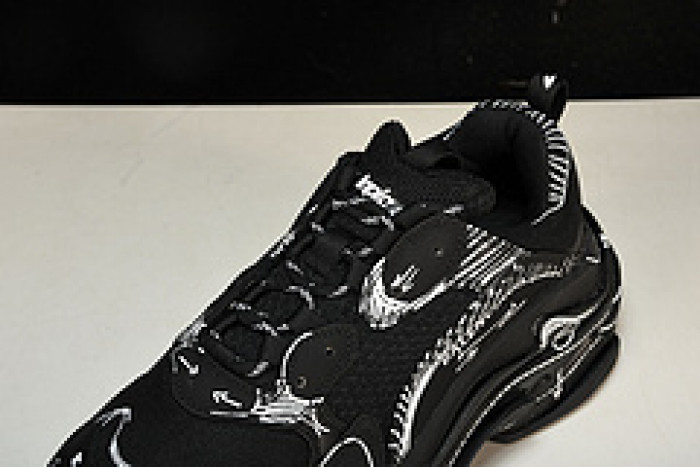 bl triple s trainers sneakers bts-15