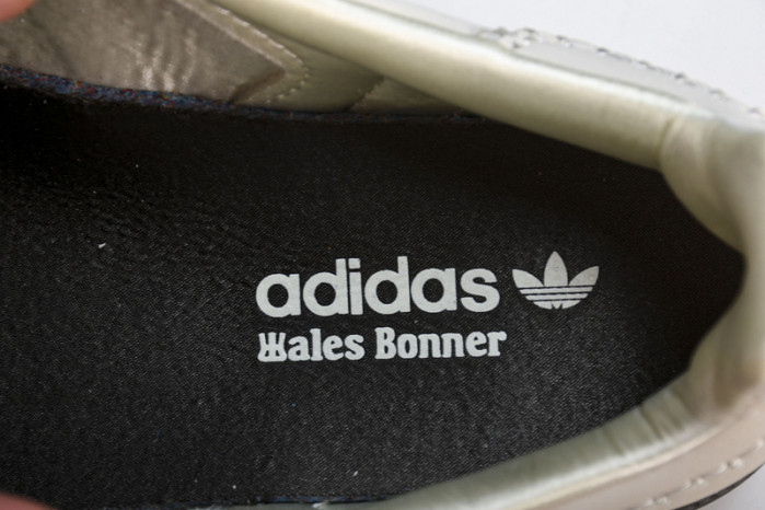 ad low-top sneaker gazelle indoor id2017