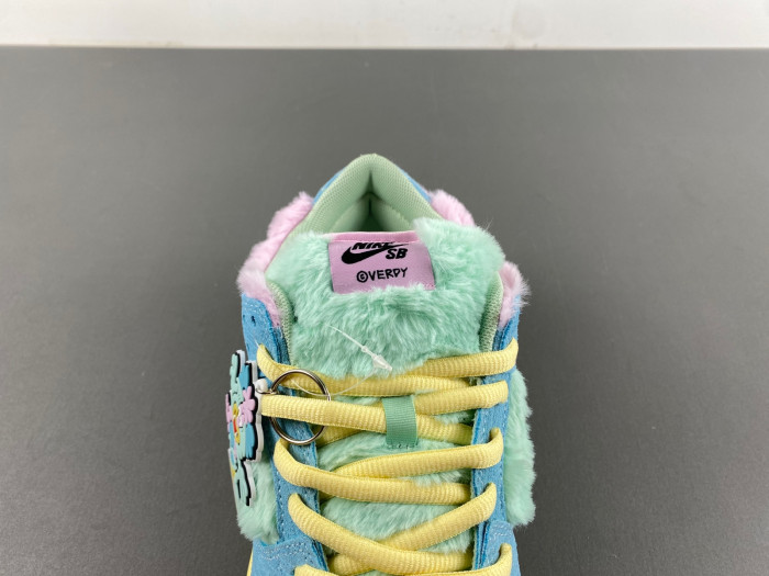 verdy x nike sb dunk low “visty” fn6040-400