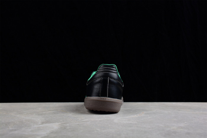 ad low-top sneaker 2303136