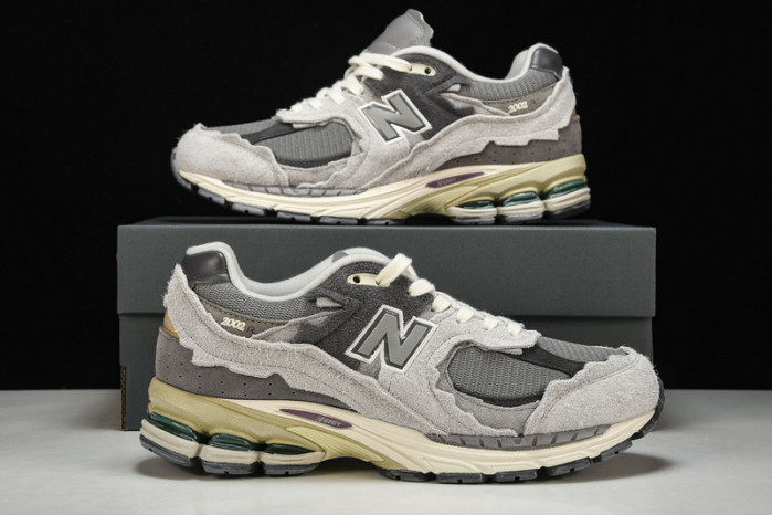 new balance 2002r protection pack rain cloud m2002rda