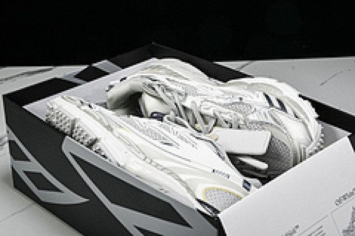 of be right back sneakers ob4