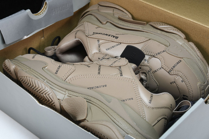 bl triple s trainers sneakers bts-02