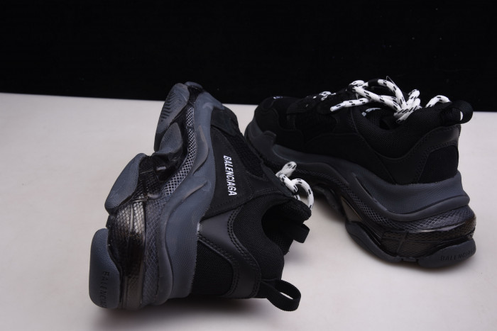 bl triple s trainers black sneakers h903p8082